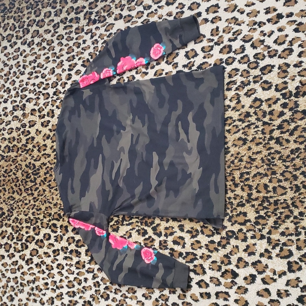 ❌❌SOLD❌❌ Victoria Secret Top - Picture 3 of 7